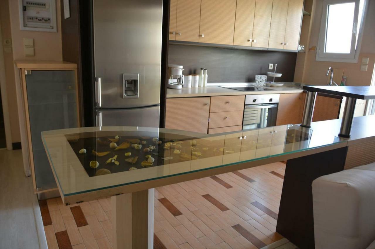 Modern Apartment, 5΄ Walk From Central Metro Station Atene Esterno foto