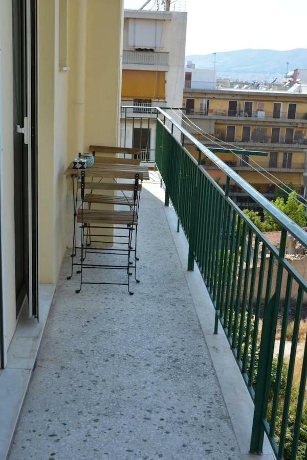 Modern Apartment, 5΄ Walk From Central Metro Station Atene Esterno foto