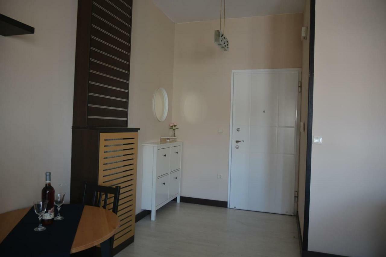Modern Apartment, 5΄ Walk From Central Metro Station Atene Esterno foto