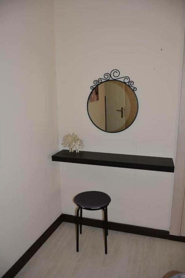 Modern Apartment, 5΄ Walk From Central Metro Station Atene Esterno foto